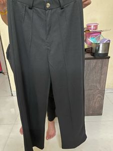 Trouser With Black Colour
