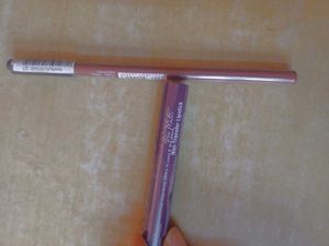 Red blooming 21 ( HR 2009)+ Mars lip liner