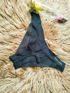 Victoria&#39;s Secret Smoothing Shimer Lace-Trim Thong