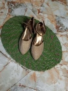 Gold Ballerinas heel