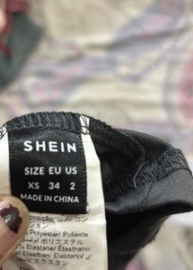 SHEIN Graphic Tube Top