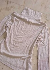 fitted turtleneck 💕