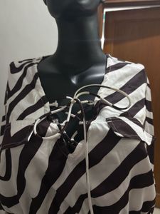Balloon Sleeves Top