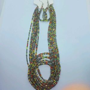 Brand New Very Stylish Set With FREE COURIER BAGS