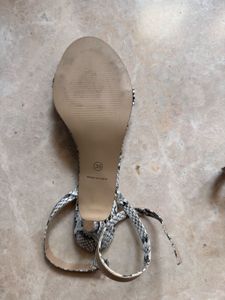 Stylish Snake Print Heeled Sandals