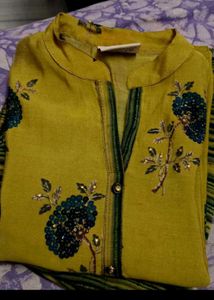 Floral Embellished Tunic Top