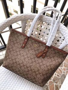 COACH TOTE