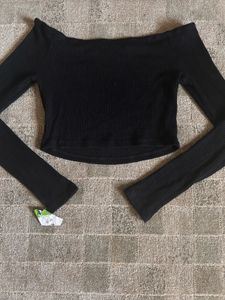 Black Off-the-Shoulder Ribbed Crop Top