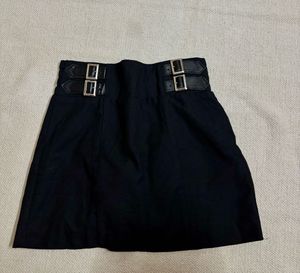 Skirt Shorts Black With Side Belt Pattern