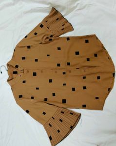 Square Print Brown Top (Size :-L)