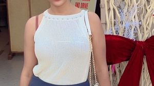 Elegant Sleeveless Knit Tank Top