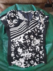 Black &amp; White Printed Tee, 32&#34;, Used Sparingly