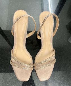 House of Pataudi Embellished Rose Gold heels