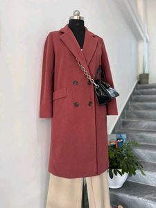 Woman's overcoat.