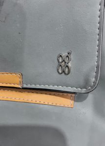 Baggit Grey Sling And Handbag 👜🩶