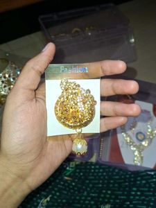 Fashion Brooch with Pearl Drop
