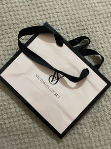 Victoria&#39;s Secret Paper Bag