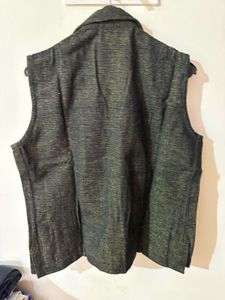 Sleeveless Ethnic Jacket
