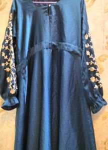 Elegant Embroidered Sleeve Abaya.Size 42.Length 55