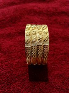Beautiful Gold Plated 4 Bangles 2.8 Size