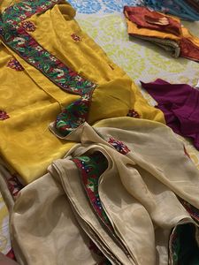 Heavy Border Saree With Blouse