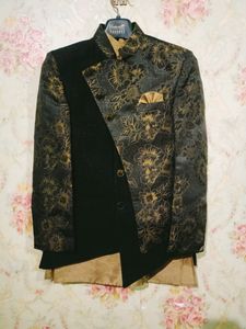 Black And Golden Attire 😍