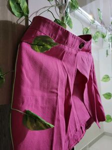 Hi I&#39;m Selling This Skirt Which Is Absolutely New