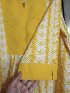 YELLOW A-LINE ANARKALI KURTA💛