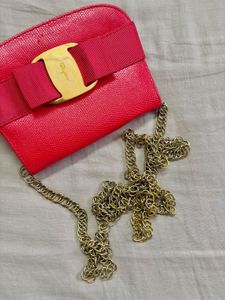 FERRAGAMO SLING BAG ✨
