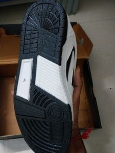 Syedan Black &amp; White Sneakers