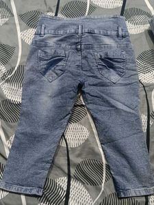Stylish Denim Capri