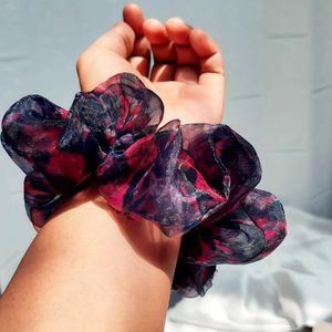 Shatin Schrunchie