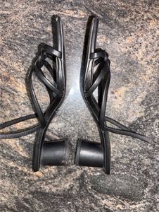 🔻H&amp;M block heels 👠