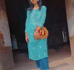 Stylish Chikankaari Kurti