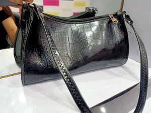 Chic Black Handbag