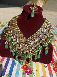Stunning Kundan Necklace Set