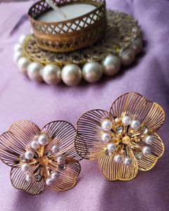 Floral Pearl Earrings