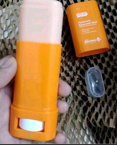 The Derma Co. Hyaluronic Sunscreen Stick 20gm