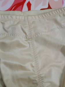 (1300)Vintage Lace-Trimmed Shapewear