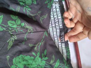 BUY 2 GET 1 FREE / Floral Print Crop Top