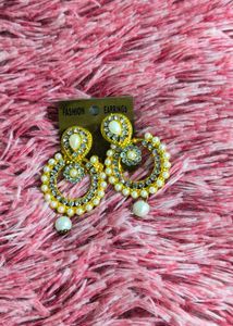 Fashionable Pearl Drop Earrings