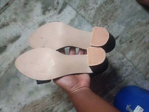 New Heels For Elegant Look