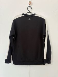 Unisex Reebok Sweatshirt