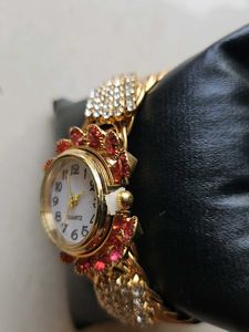 Stylish Gold-Tone Wristwatch