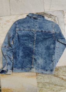 Denim Jacket - Stylish &amp; Versatile washed blue