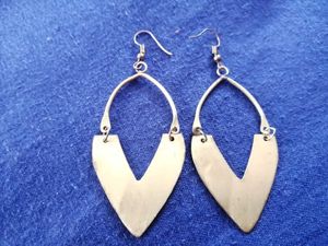 AJIO - Handmade V- Cutout Dangles Earrings