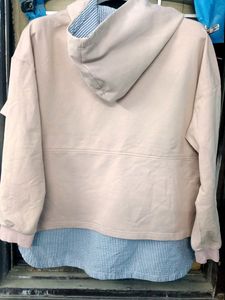 Cute Sweatshirt With Cap🤍