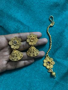 Golden Earrings With Nethi Chutti