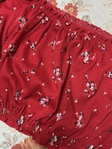 H&amp;M Red Floral Crop Top