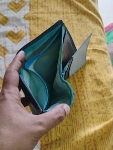 Stylish Wallet with 9 Card Slots